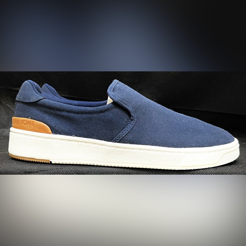 TOMS Shoes Men’s Size 9 Travel LITE 2 Slip On Navy Canvas Preowned